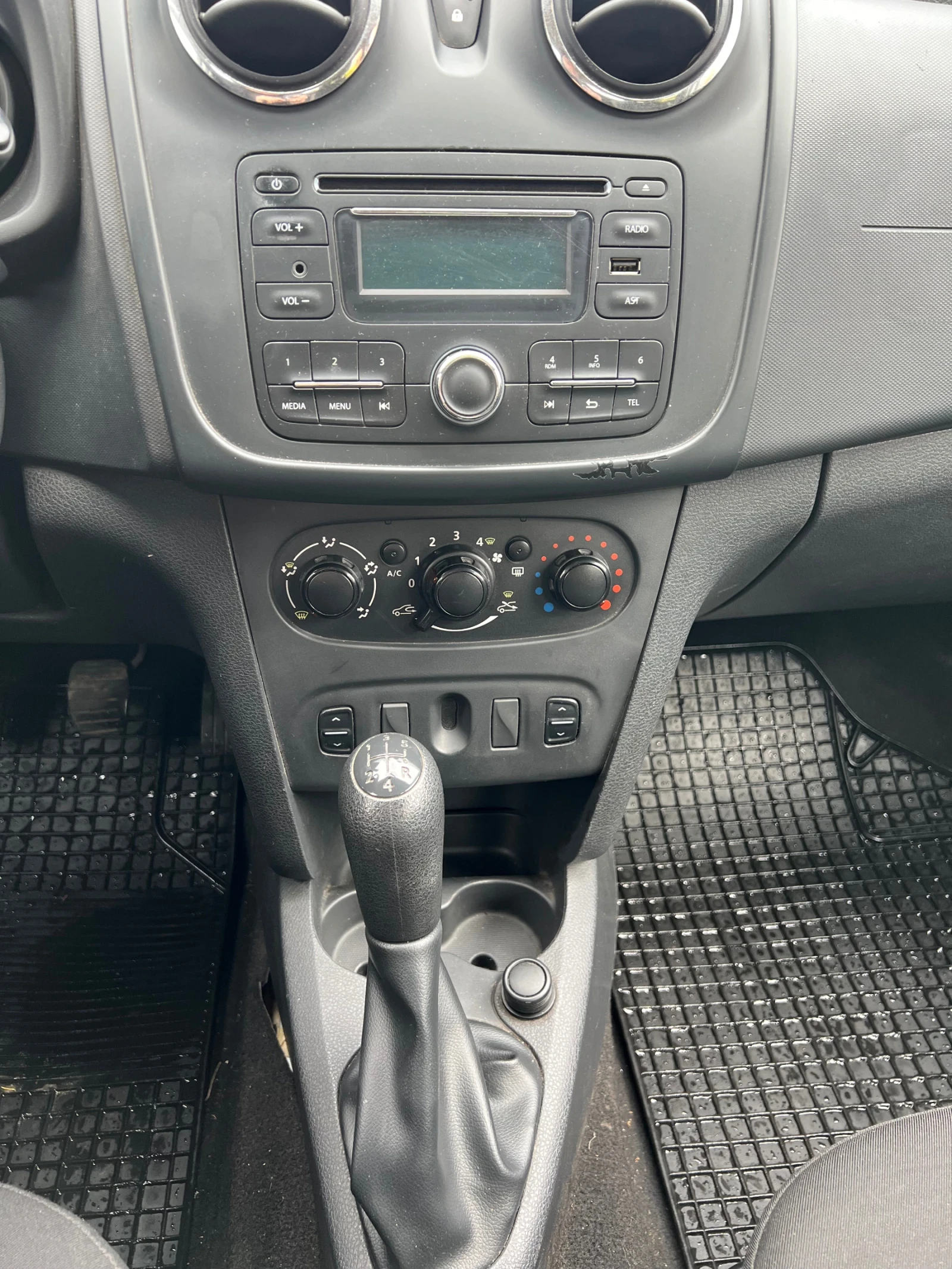 Dacia Logan MCV 1, 2 GAZ inj. | Mobile.bg � ����������� 12