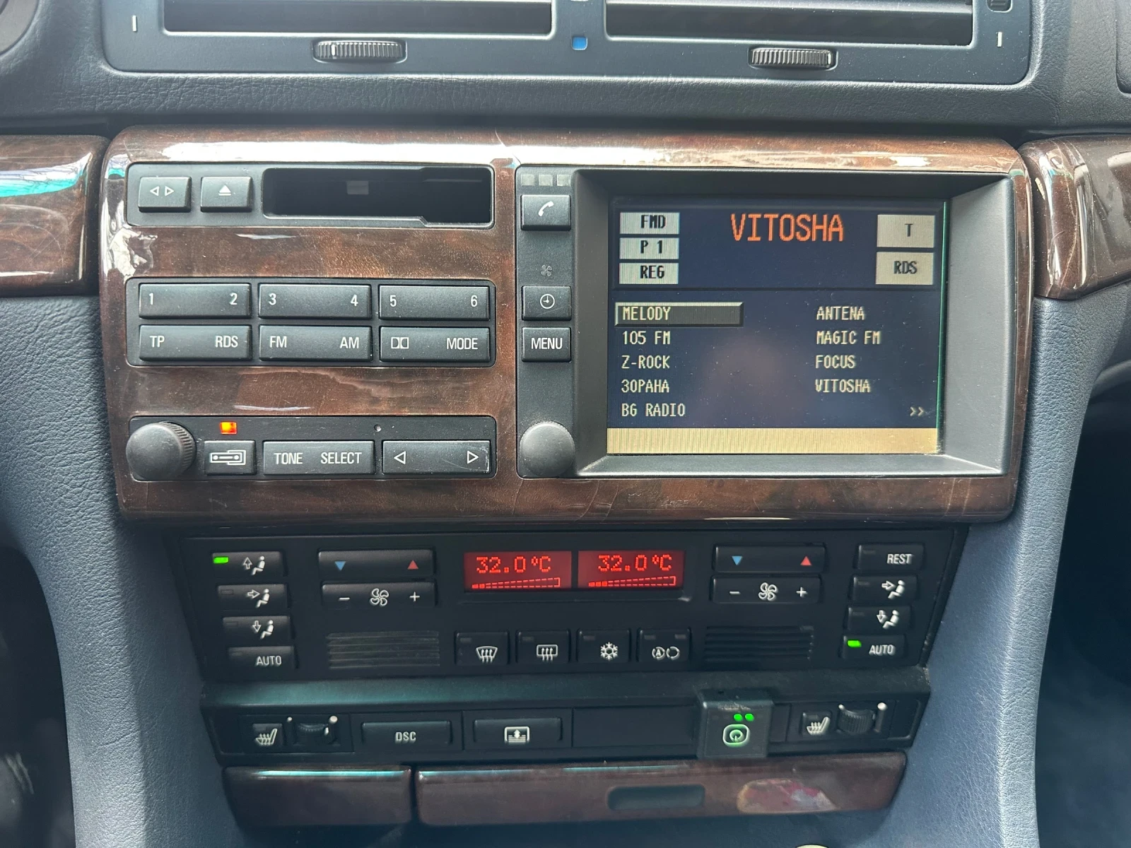 BMW 740 I Individual, снимка 17 - Автомобили и джипове - 54042830