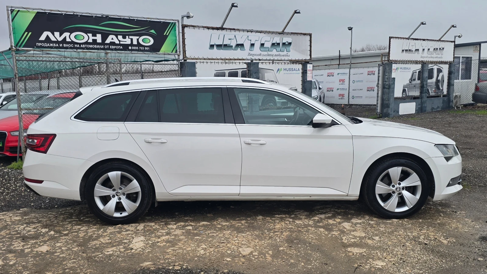 Skoda Superb 2.0TDI* LED DYNAMIC* DSG* КОЖА* KEYLESS , снимка 8 - Автомобили и джипове - 54070244