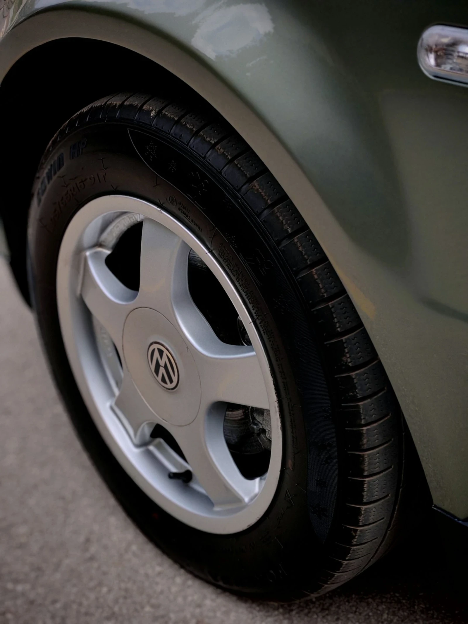 VW Passat 1.9TDI(131)* HIGHLINE* НОВ ВНОС* , снимка 15 - Автомобили и джипове - 54149681