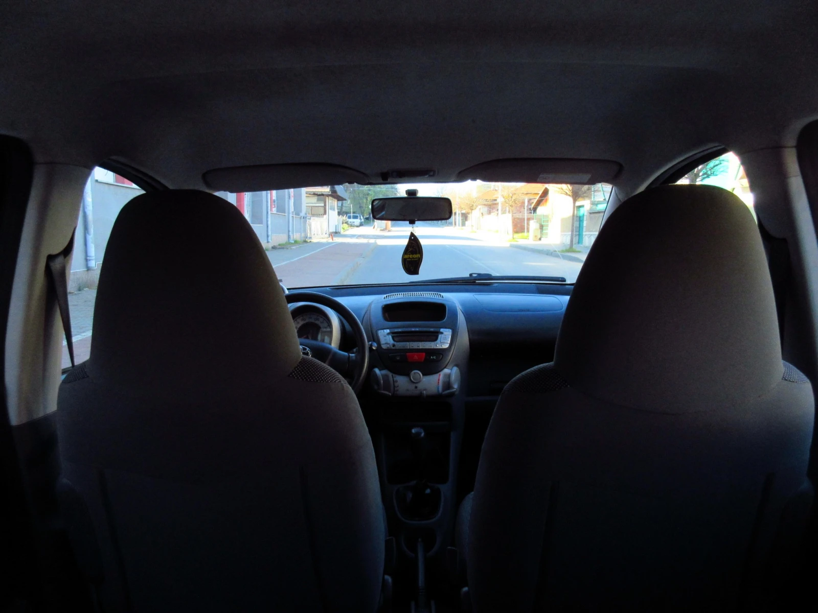 Toyota Aygo 1.0i, снимка 7 - Автомобили и джипове - 54321250