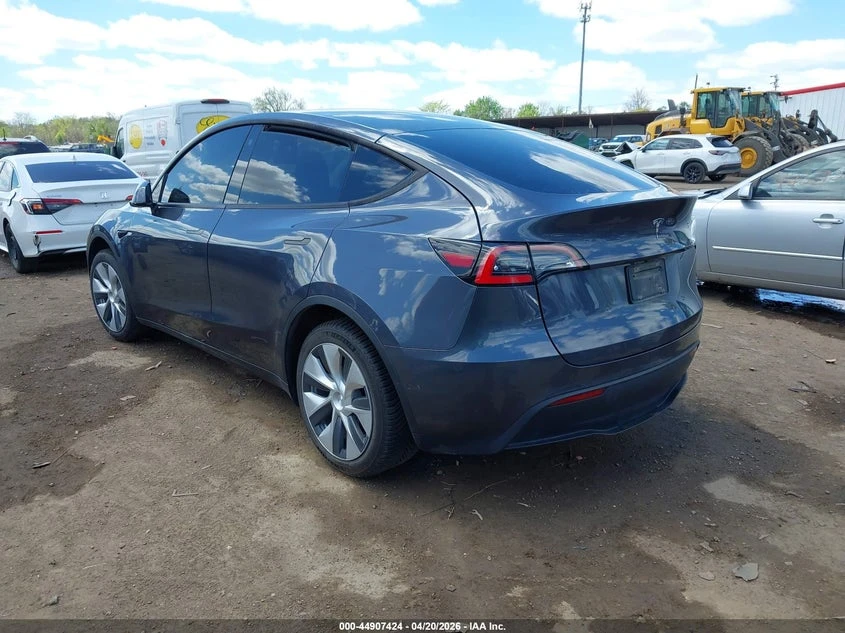 Tesla Model Y Standard Range Rear-Wheel Drive, снимка 3 - Автомобили и джипове - 54435734