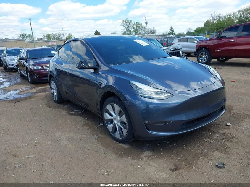 Tesla Model Y Standard Range Rear-Wheel Drive