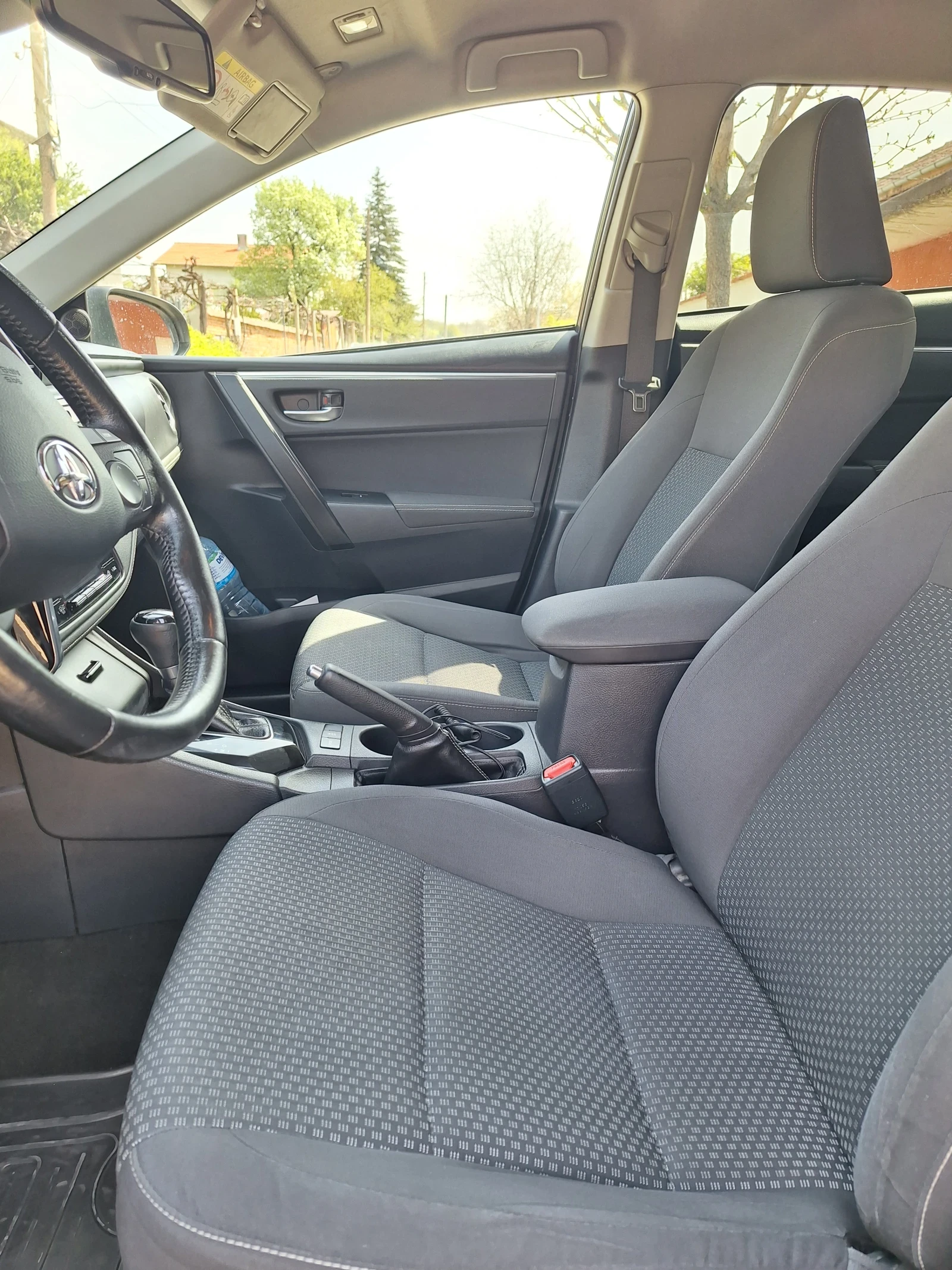 Toyota Corolla Executive Plus, снимка 8 - Автомобили и джипове - 54448141