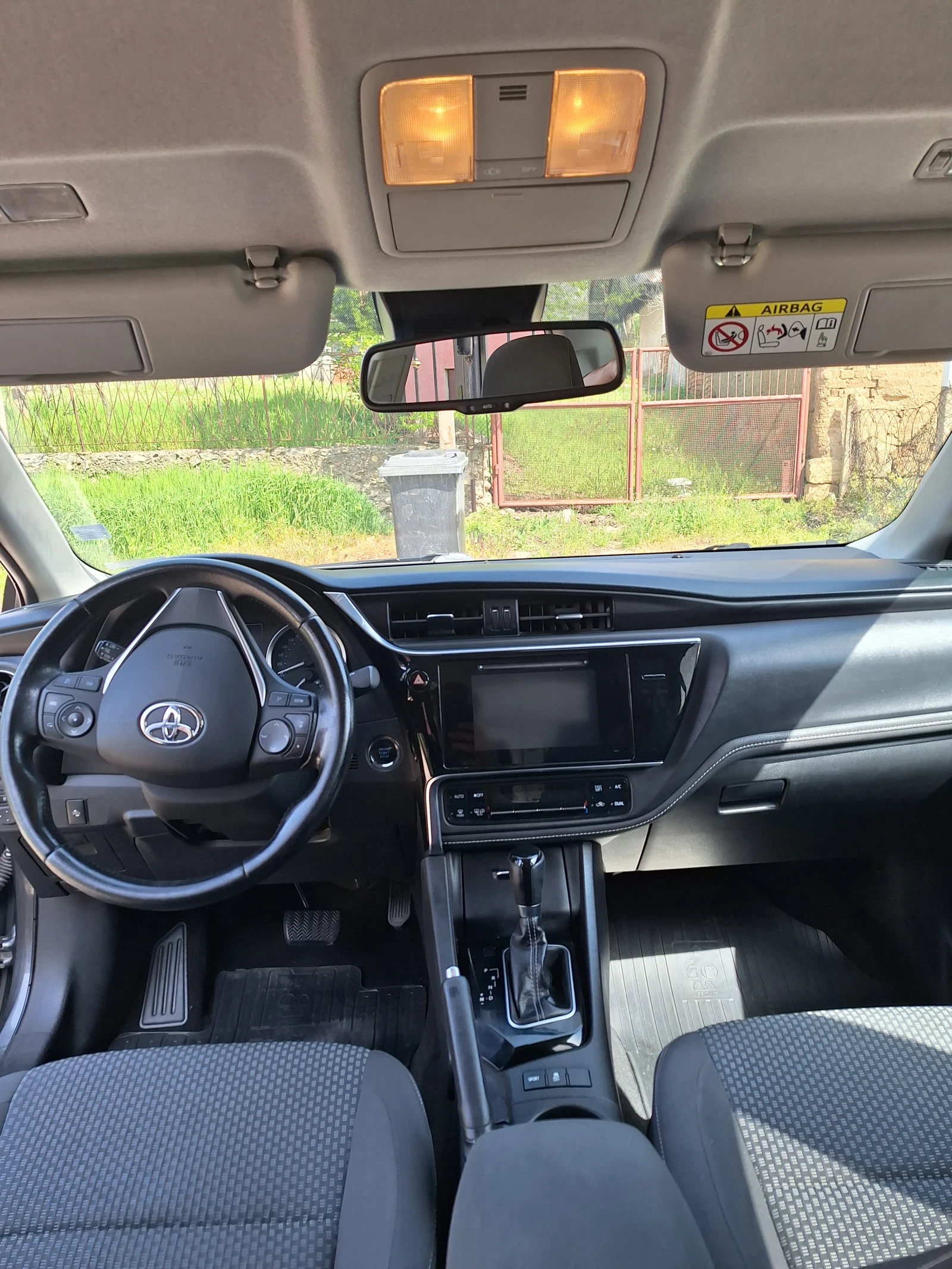 Toyota Corolla Executive Plus, снимка 6 - Автомобили и джипове - 54448141