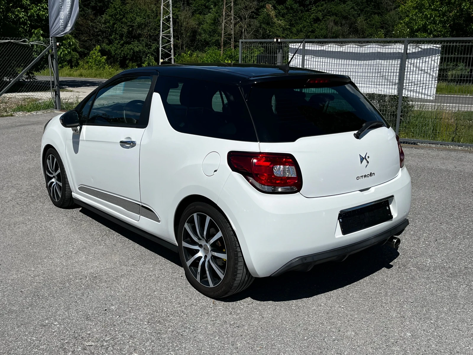 Citroen DS3 1.6 HDI Exclusive, снимка 3 - Автомобили и джипове - 54712044