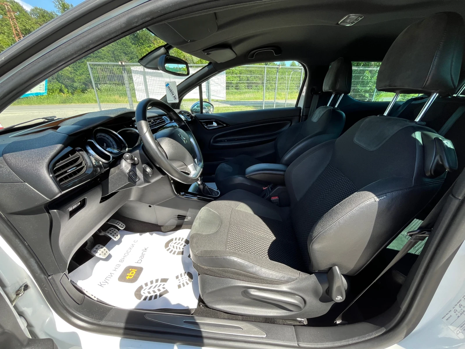 Citroen DS3 1.6 HDI Exclusive, снимка 9 - Автомобили и джипове - 54712044