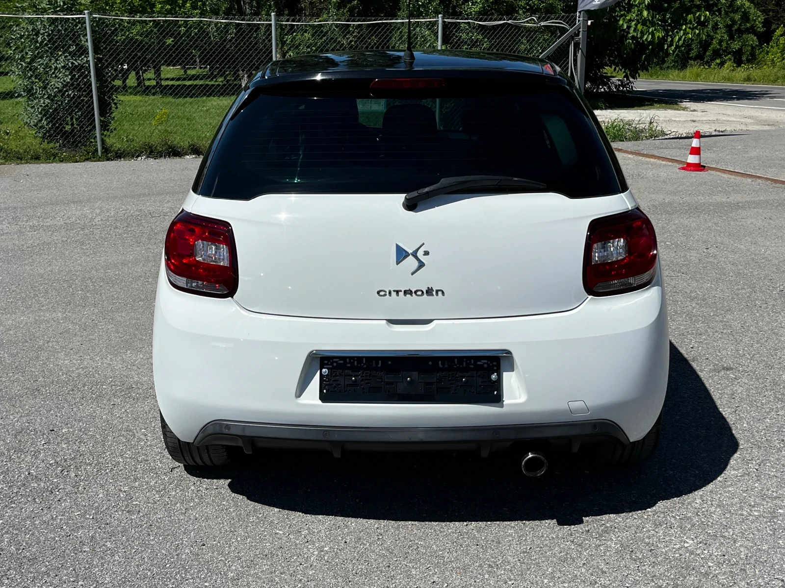 Citroen DS3 1.6 HDI Exclusive, снимка 4 - Автомобили и джипове - 54712044