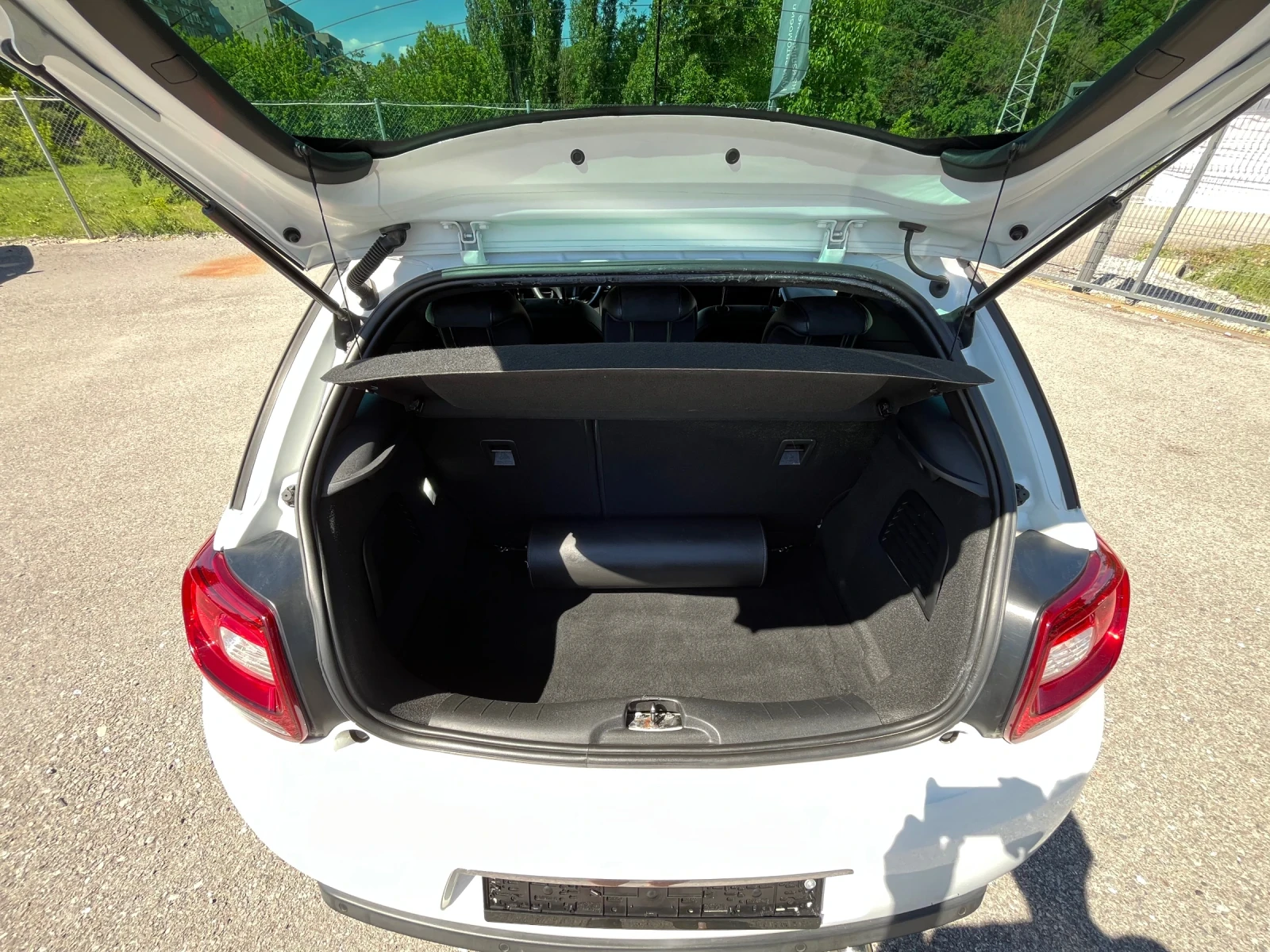 Citroen DS3 1.6 HDI Exclusive, снимка 14 - Автомобили и джипове - 54712044