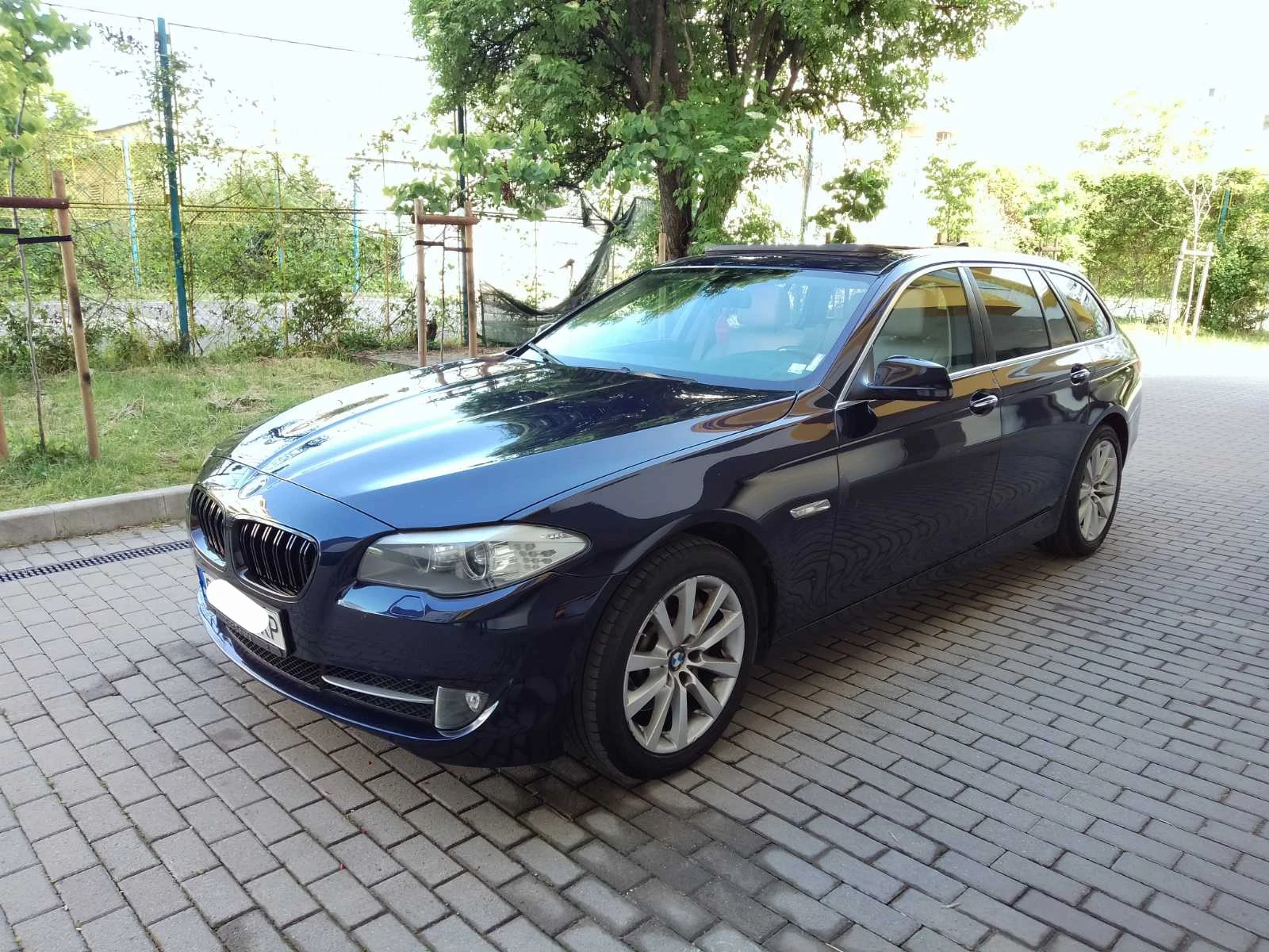 BMW 525 D Xdrive ПАНОРАМА, снимка 2 - Автомобили и джипове - 54879893