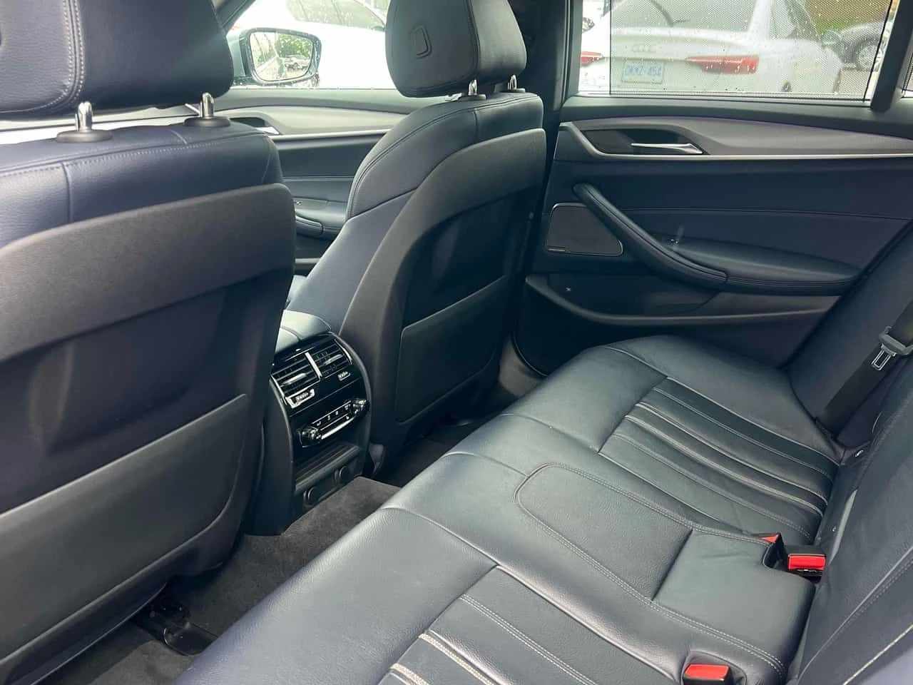 BMW 530 XDRIVE * FULL M PACK* DIGITAL* ДИСТРОНИК* 360 КАМЕ, снимка 13 - Автомобили и джипове - 55158649