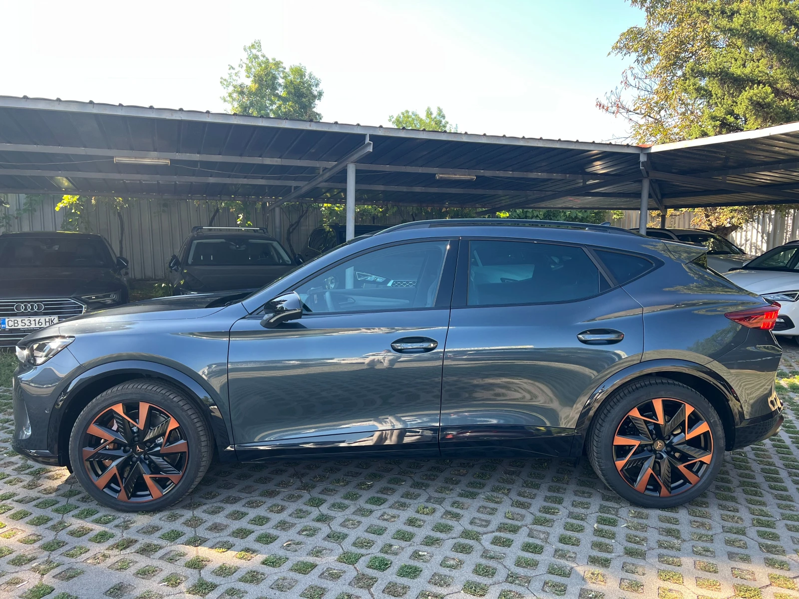 Cupra Formentor 2.0 TSI 333 к.с VZ/Akrapovic/Matrix LED, снимка 3 - Автомобили и джипове - 55529749