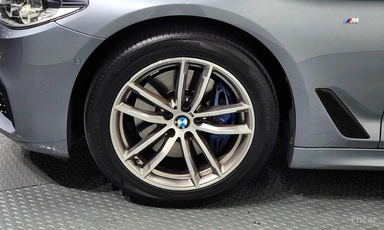 BMW 530 M* SPORT* ДИСТРОНИК* 360КАМЕРА* LANE* ASSIST* , снимка 5 - Автомобили и джипове - 55721801