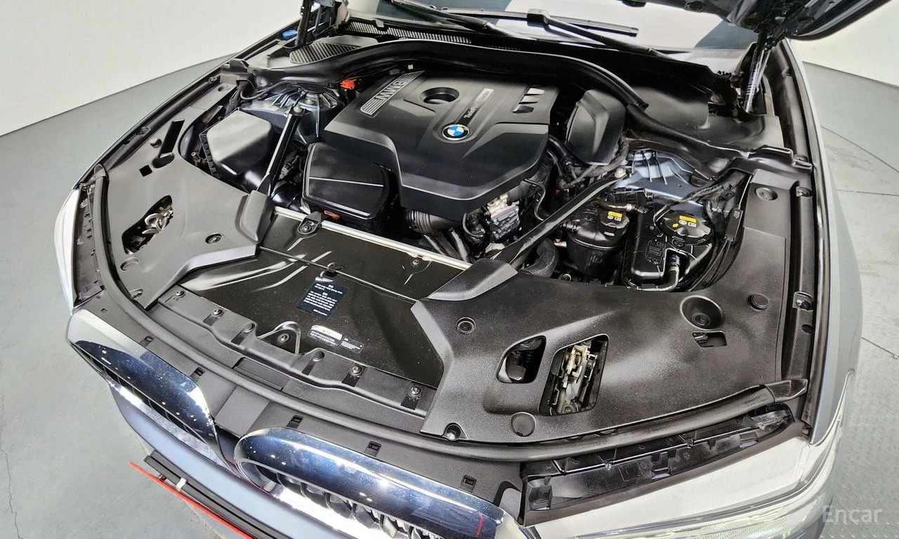 BMW 530 M* SPORT* ДИСТРОНИК* 360КАМЕРА* LANE* ASSIST* , снимка 17 - Автомобили и джипове - 55721801