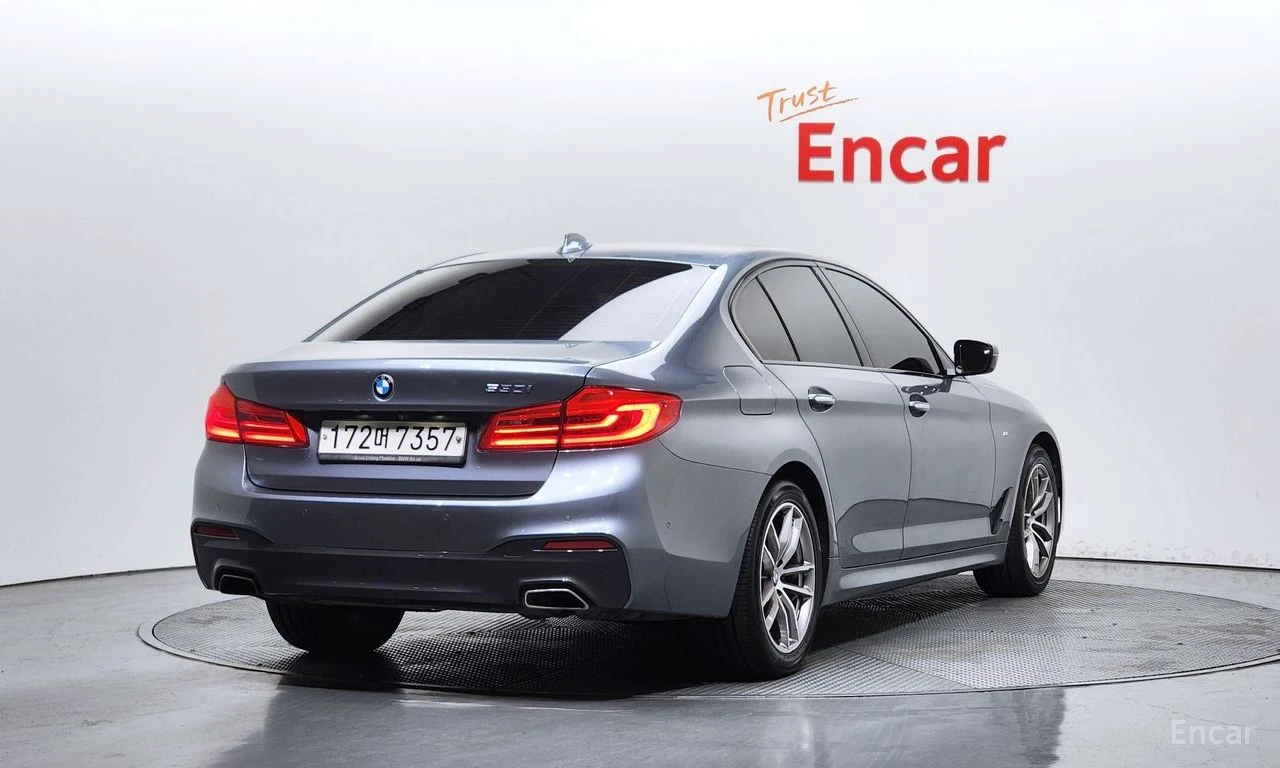 BMW 530 M* SPORT* ДИСТРОНИК* 360КАМЕРА* LANE* ASSIST* , снимка 2 - Автомобили и джипове - 55721801