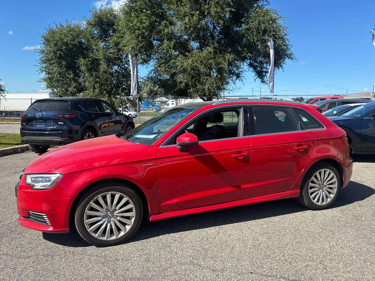 Audi E-Tron * Progressiv * CARFAX * ОПЦИЯ ЗА ФИНАНСИРАНЕ, снимка 2 - Автомобили и джипове - 56193299