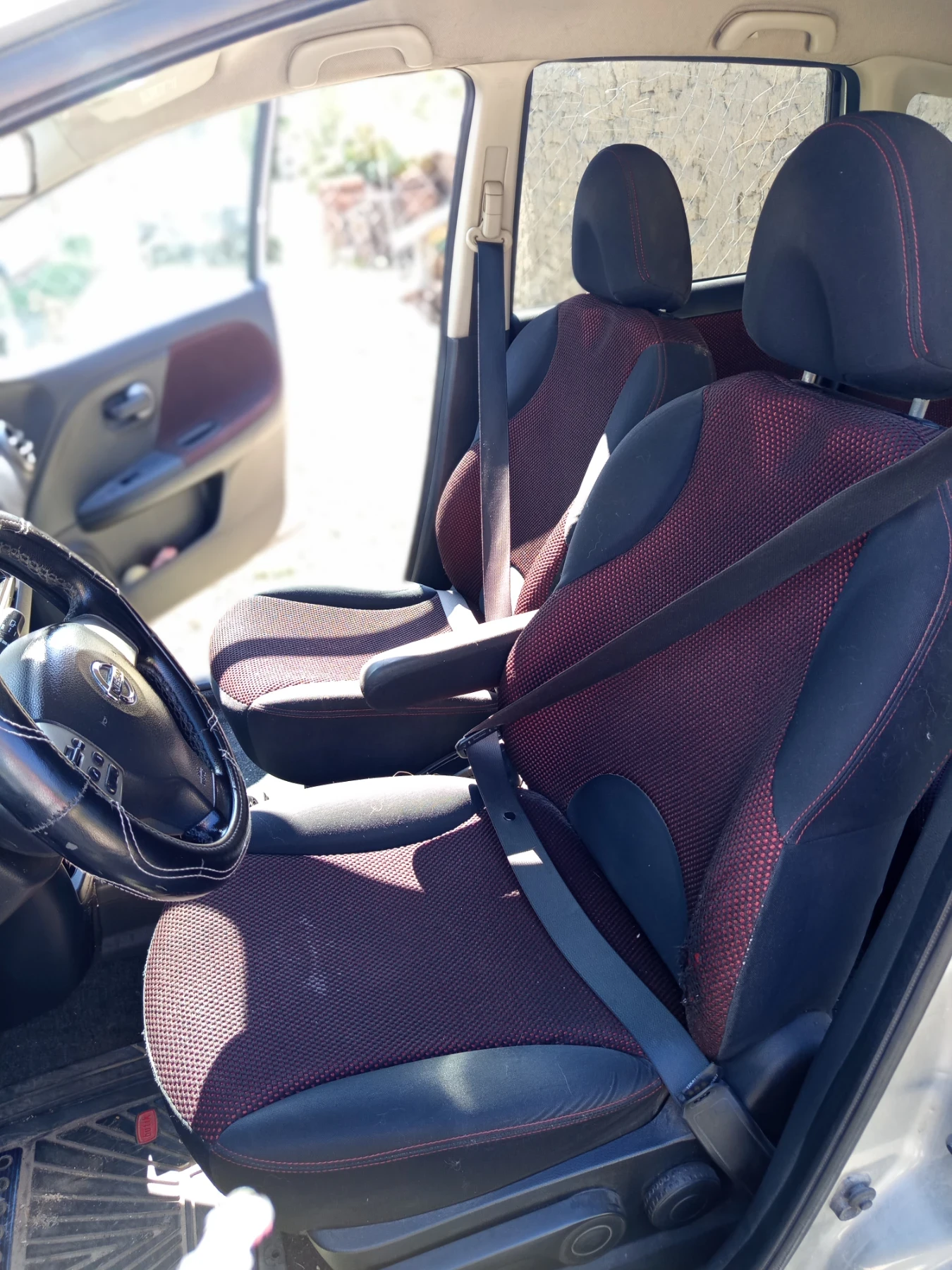 Nissan Note 1.6, снимка 7 - Автомобили и джипове - 56254362