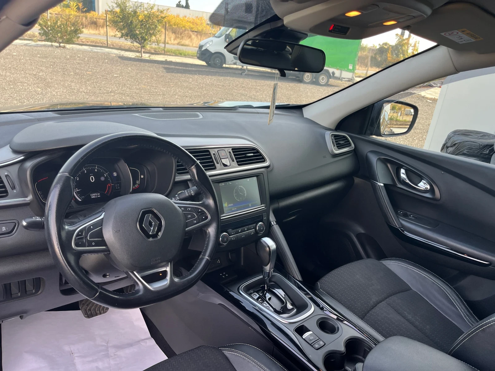Renault Kangoo 1.2 TCe Intens , снимка 12 - Автомобили и джипове - 56431909