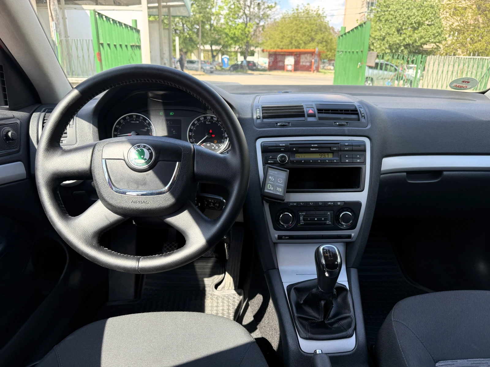 Skoda Octavia 1.6 TDI 105 �.�. | Mobile.bg � ����������� 10