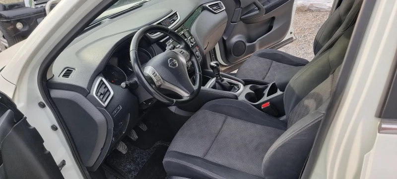 Nissan Qashqai 1.5 dci, снимка 10 - Автомобили и джипове - 47762808