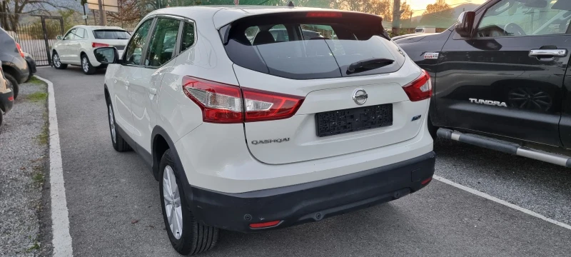 Nissan Qashqai 1.5 dci, снимка 4 - Автомобили и джипове - 47762808