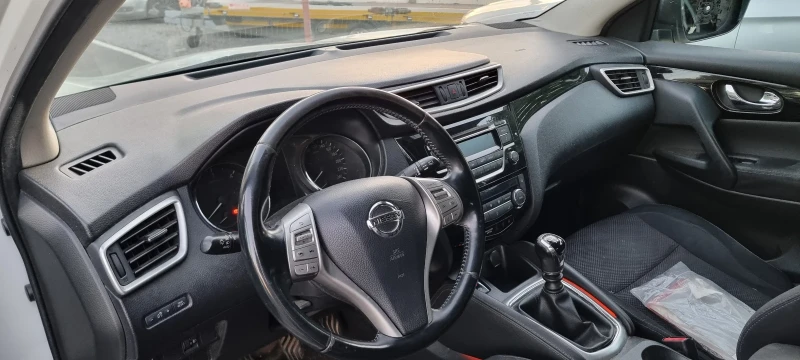 Nissan Qashqai 1.5 dci, снимка 6 - Автомобили и джипове - 47762808