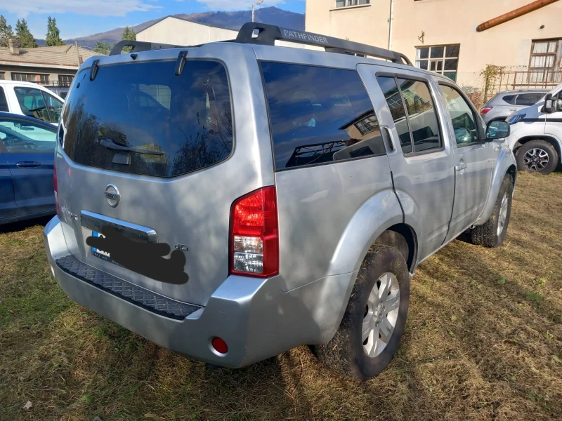 Nissan Pathfinder 2.5DCI, снимка 7 - Автомобили и джипове - 48200809