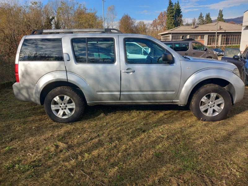 Nissan Pathfinder 2.5DCI, снимка 8 - Автомобили и джипове - 48200809