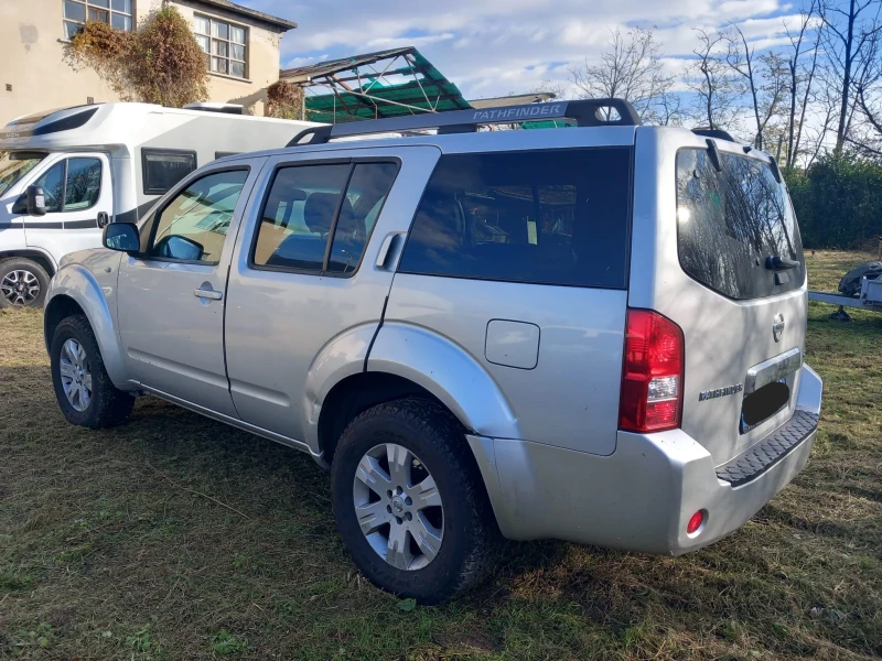 Nissan Pathfinder 2.5DCI, снимка 11 - Автомобили и джипове - 48200809