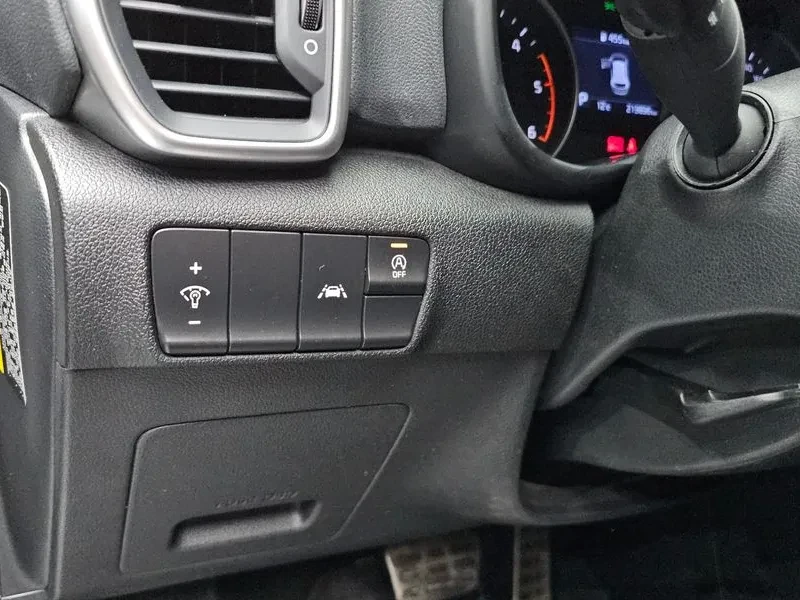 Kia Sportage The Bold Diesel 1.6 2Wd Prestige, снимка 15 - Автомобили и джипове - 54882468