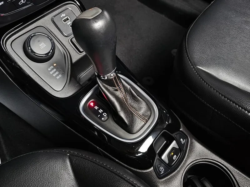 Jeep Compass 2Nd Generation 2.4 Limited Awd, снимка 9 - Автомобили и джипове - 55189775