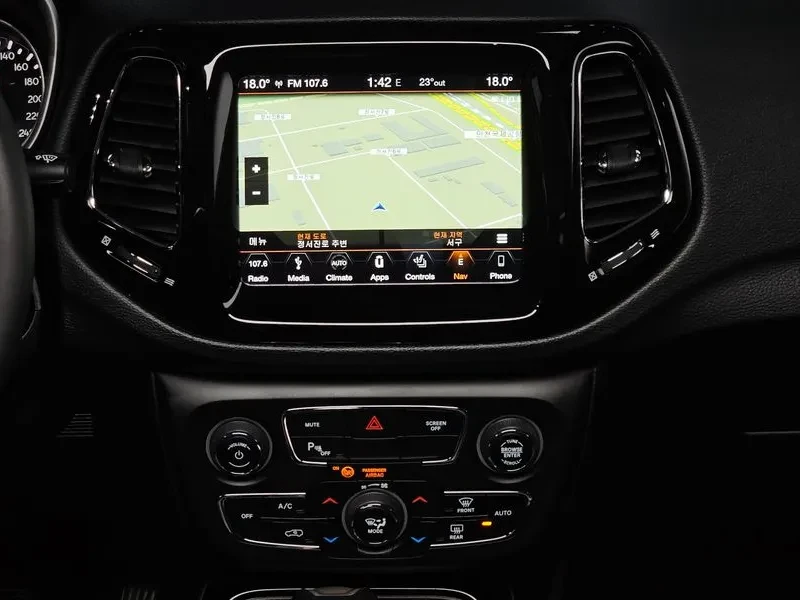 Jeep Compass 2Nd Generation 2.4 Limited Awd, снимка 13 - Автомобили и джипове - 55189775