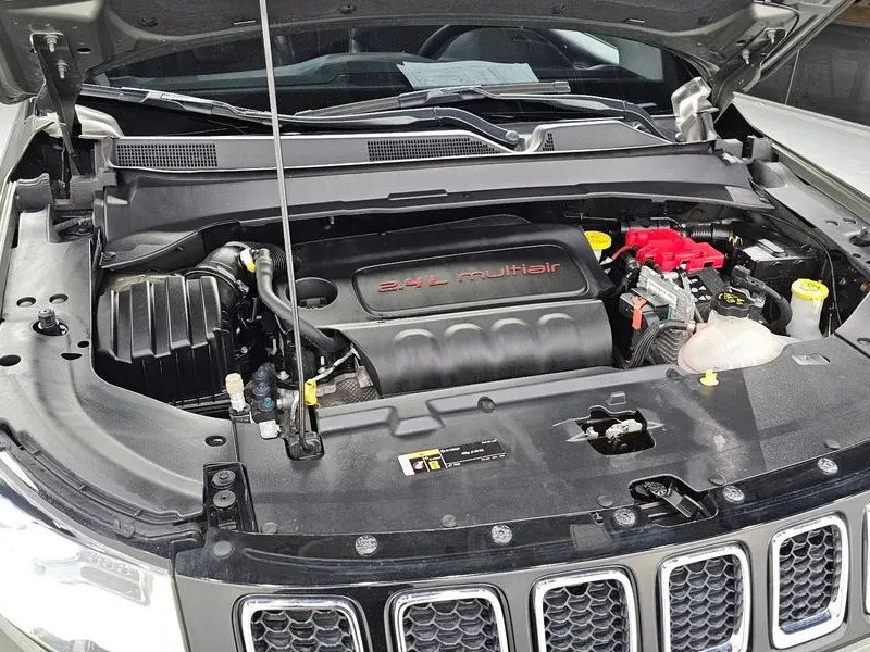 Jeep Compass 2Nd Generation 2.4 Limited Awd, снимка 6 - Автомобили и джипове - 55189775