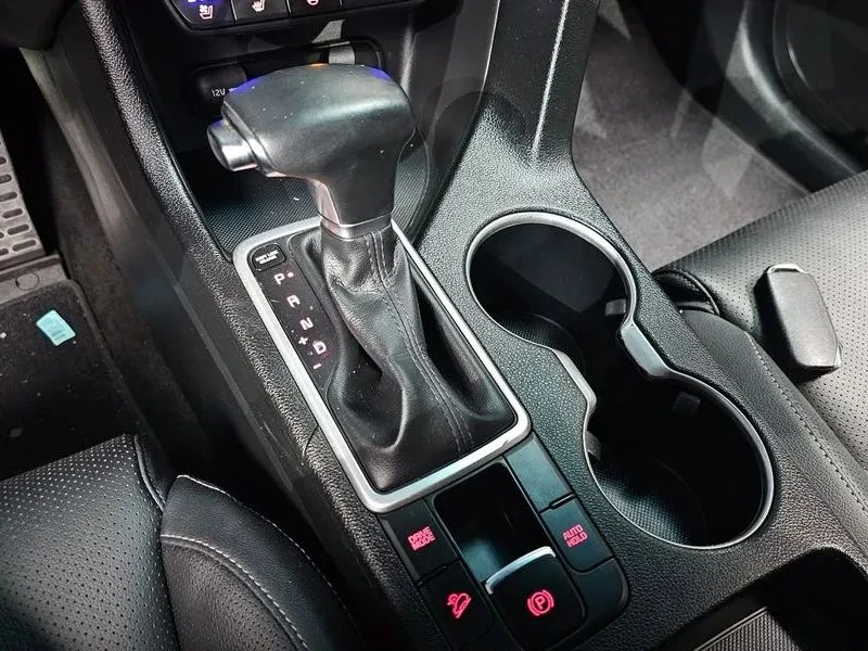 Kia Sportage, снимка 9 - Автомобили и джипове - 56690252