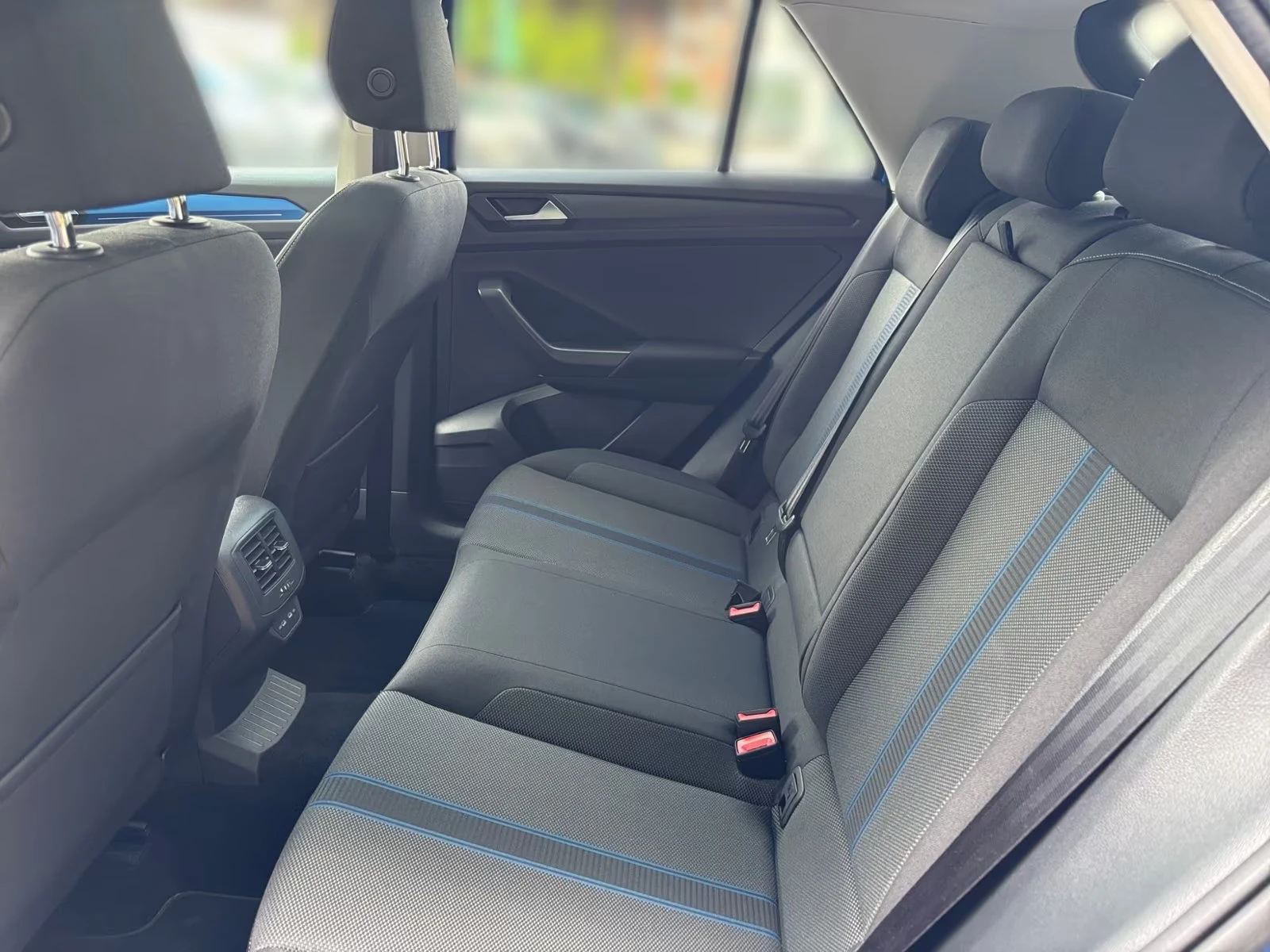 VW T-Roc STYLE/150HP/DSG/PANO/CAM/KLESS/LED/NAVI/DIGI/196g | Mobile.bg   13