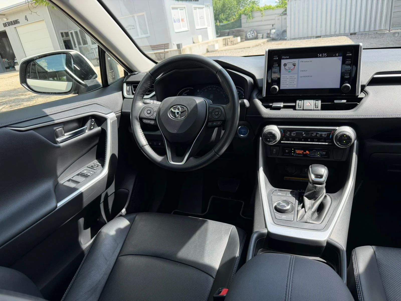 Toyota Rav4 Luxury/360Camera/Обдухване/Relax+ HHC, снимка 8 - Автомобили и джипове - 54673415
