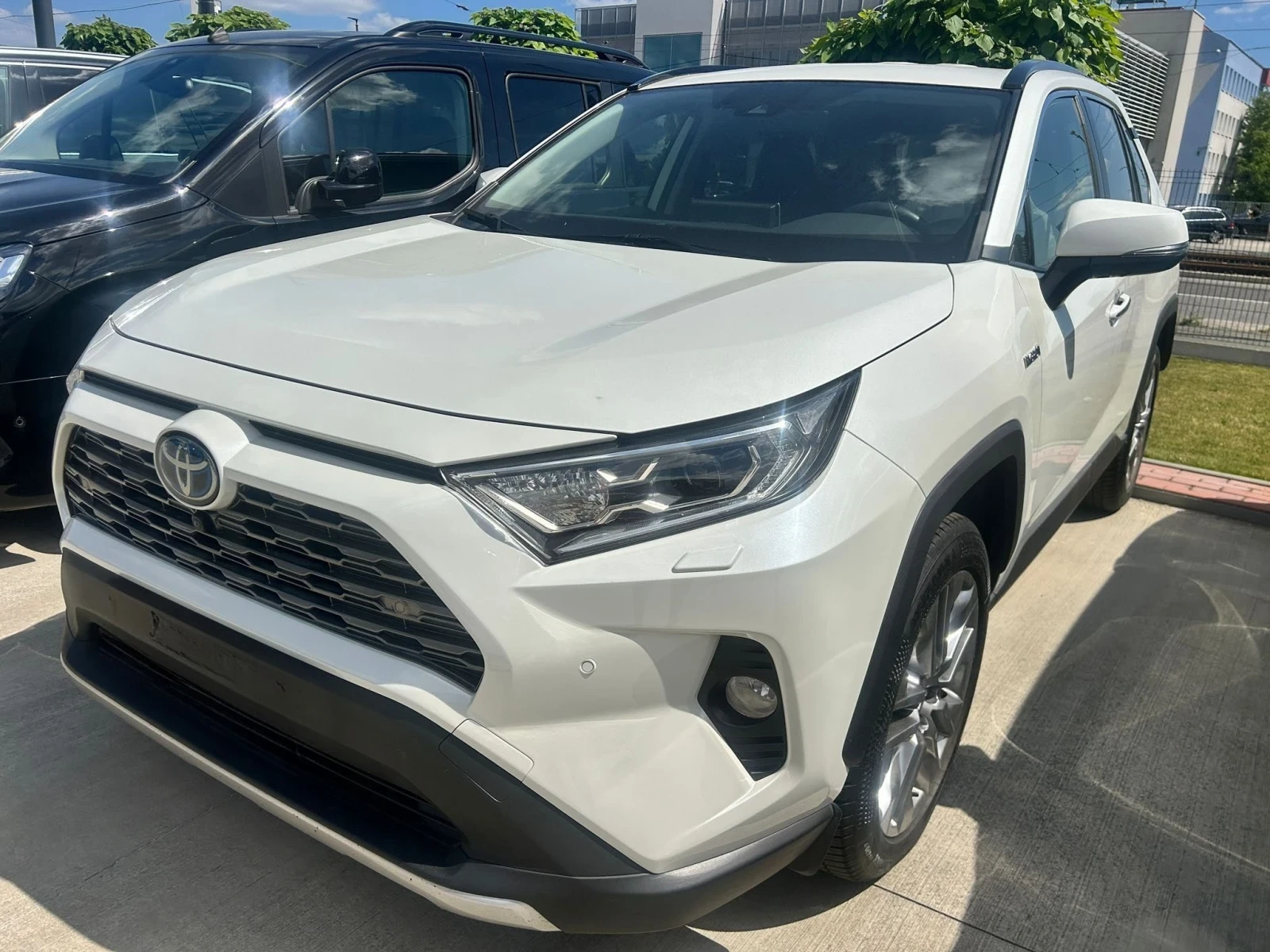 Toyota Rav4 Luxury/360Camera/Обдухване/Relax+ HHC