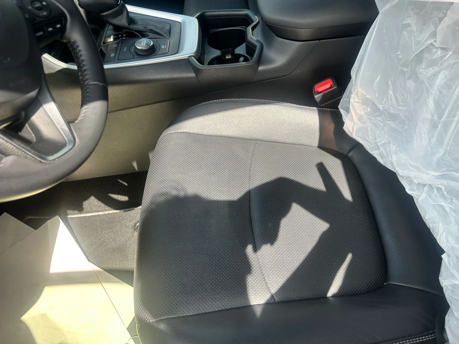 Toyota Rav4 Luxury/360Camera/Обдухване/Relax+ HHC, снимка 8 - Автомобили и джипове - 54673415