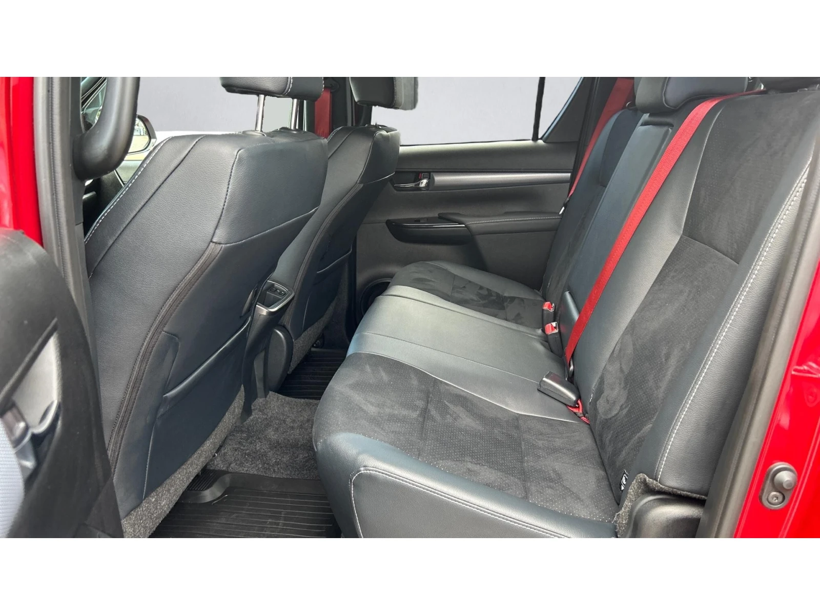 Toyota Hilux Месечна вноска от 738  , снимка 9 - Автомобили и джипове - 54720238