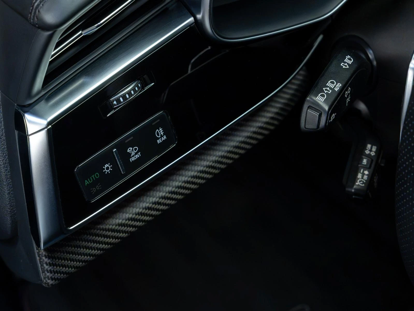 Audi RSQ8 QUATTRO* B&O* MATRIX* 360CAM* PANO* HUD* ОБДУХВ* , снимка 16 - Автомобили и джипове - 55623042