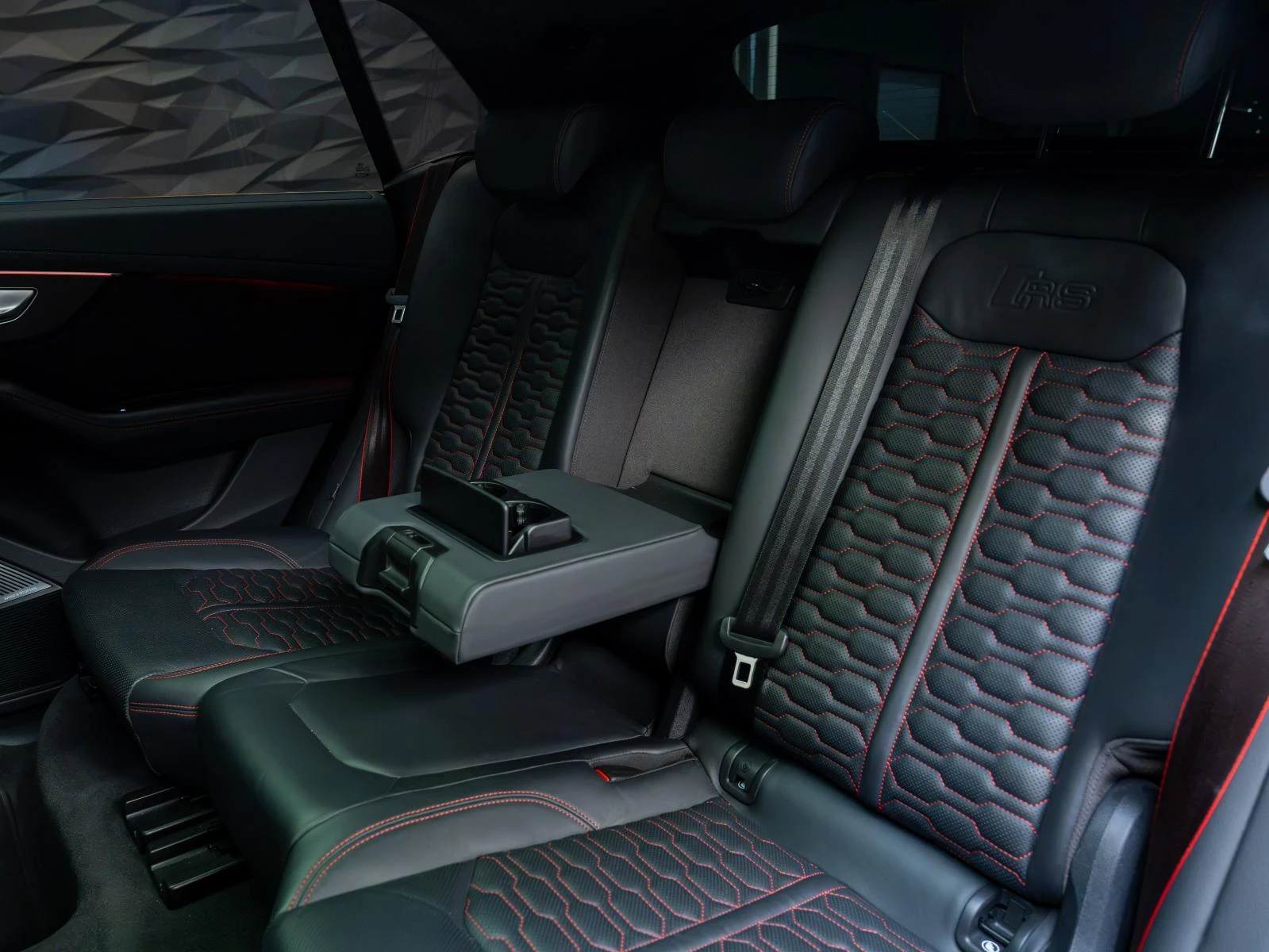 Audi RSQ8 QUATTRO* B&O* MATRIX* 360CAM* PANO* HUD* ОБДУХВ* , снимка 13 - Автомобили и джипове - 55623042
