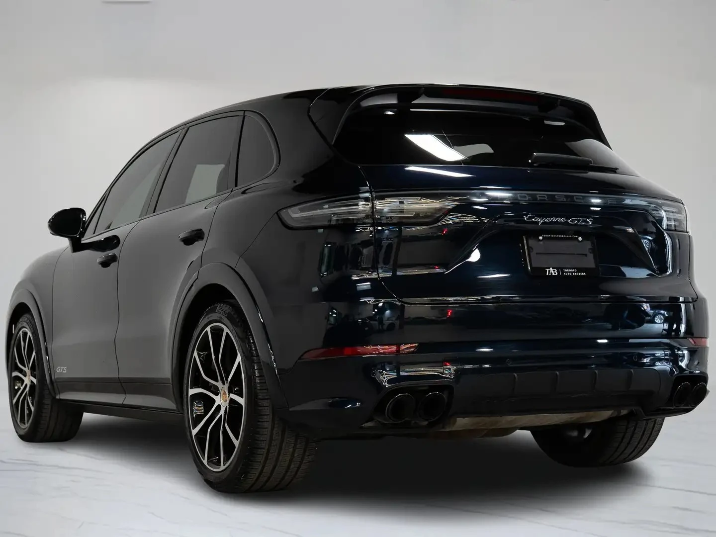 Porsche Cayenne GTS PREMIUM PLUS ЦЕНА ДО БЪЛГАРИЯ АВТОКРЕДИТ, снимка 4 - Автомобили и джипове - 55859398