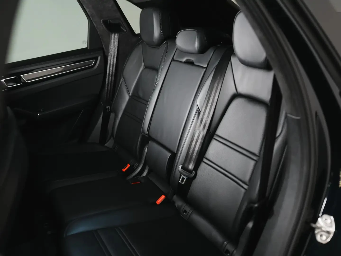 Porsche Cayenne GTS PREMIUM PLUS ЦЕНА ДО БЪЛГАРИЯ АВТОКРЕДИТ, снимка 17 - Автомобили и джипове - 55859398