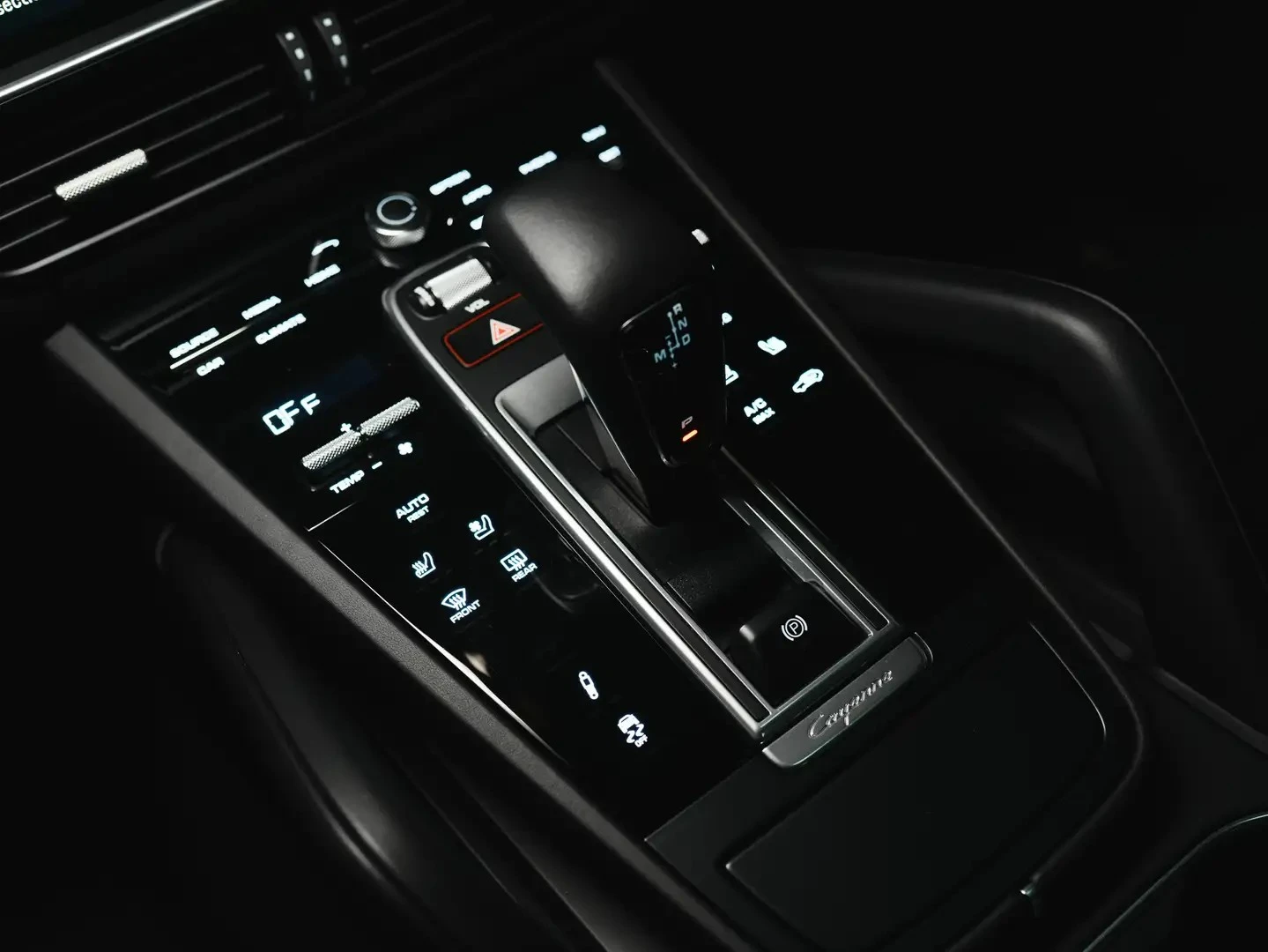 Porsche Cayenne GTS PREMIUM PLUS ЦЕНА ДО БЪЛГАРИЯ АВТОКРЕДИТ, снимка 15 - Автомобили и джипове - 55859398