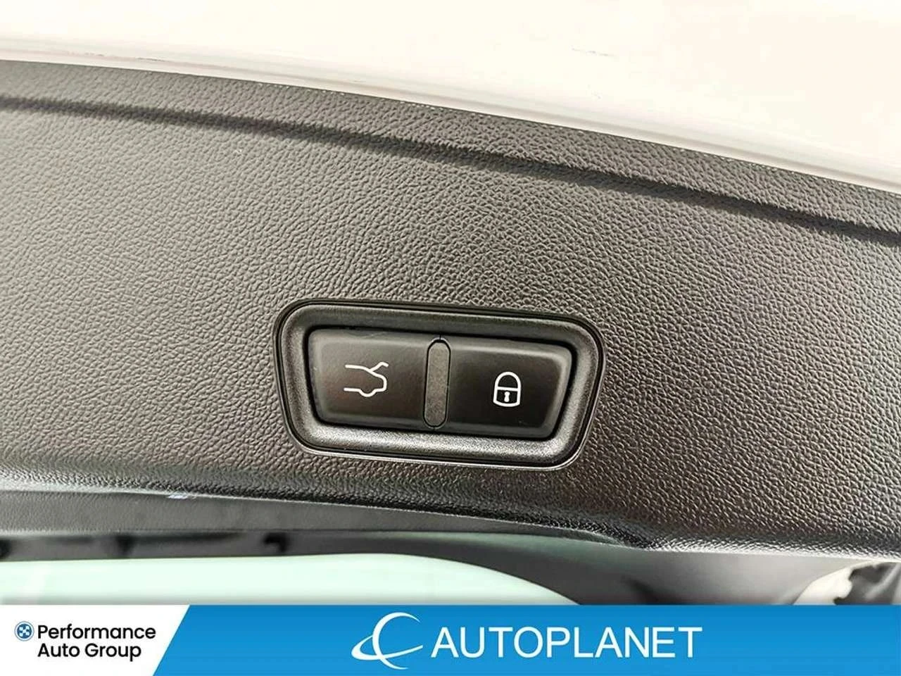 Maserati Grecale, снимка 12 - Автомобили и джипове - 56707492