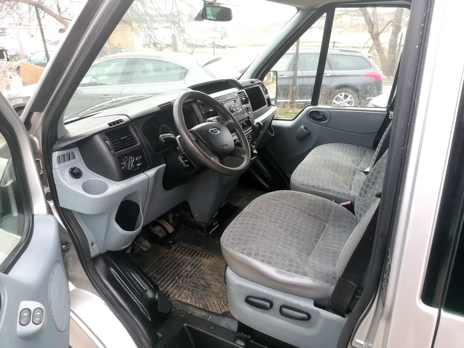 Ford Transit Long 8+ 1 2.2 86 h.p. - изображение 9