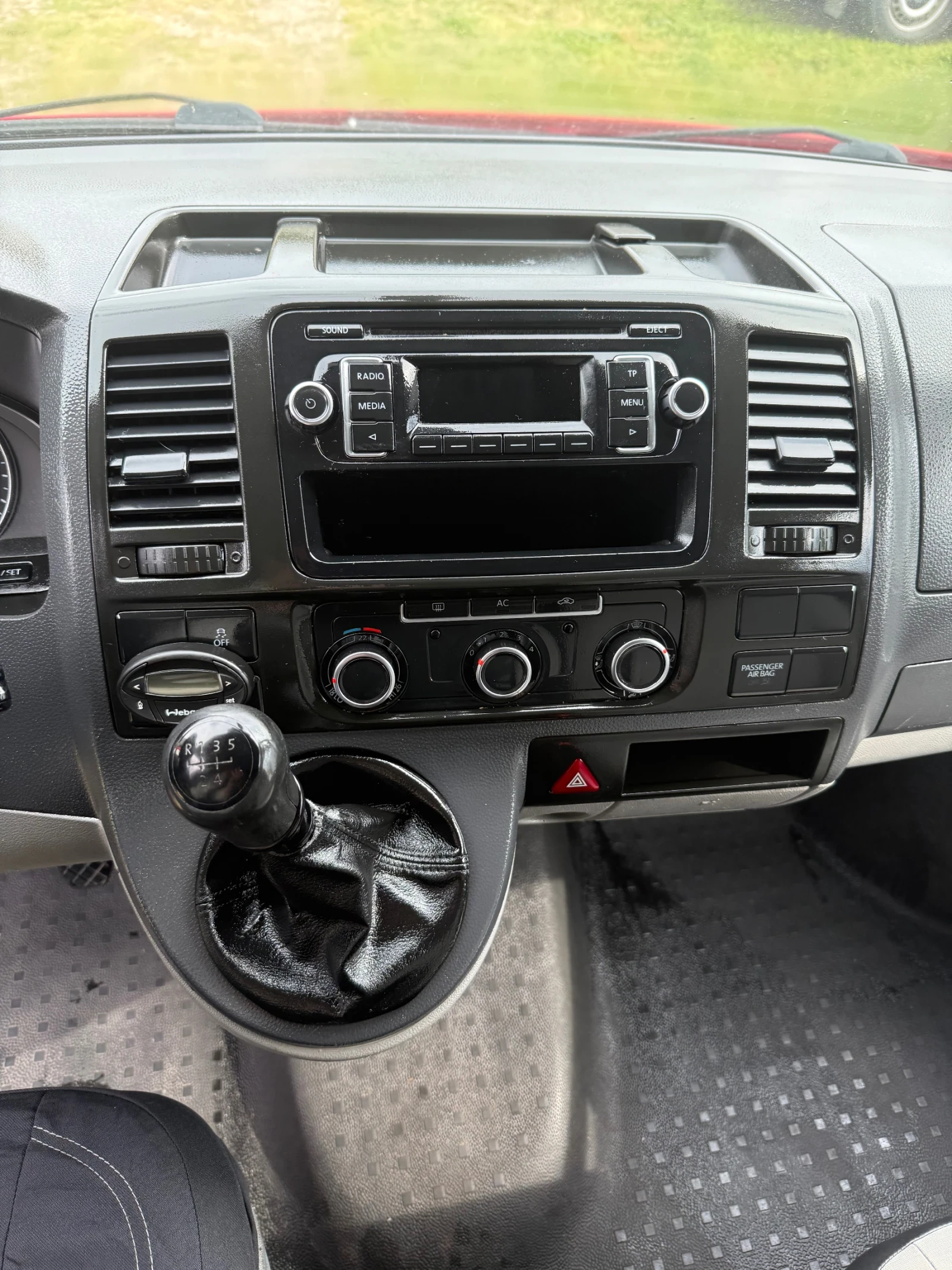 VW Transporter 2HDI T5 Климатик, снимка 14 - Бусове и автобуси - 54357557