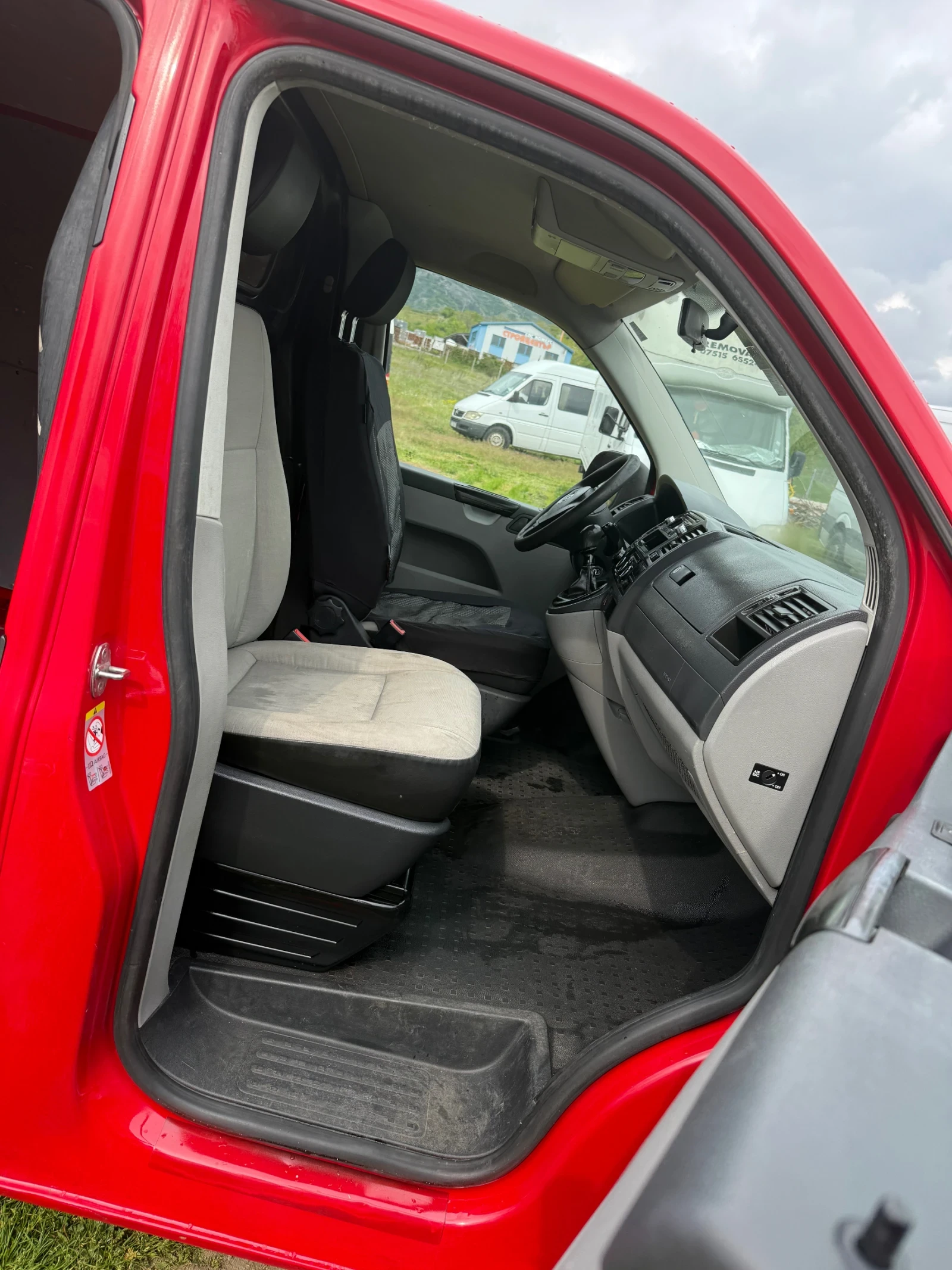 VW Transporter 2HDI T5 Климатик, снимка 15 - Бусове и автобуси - 54357557