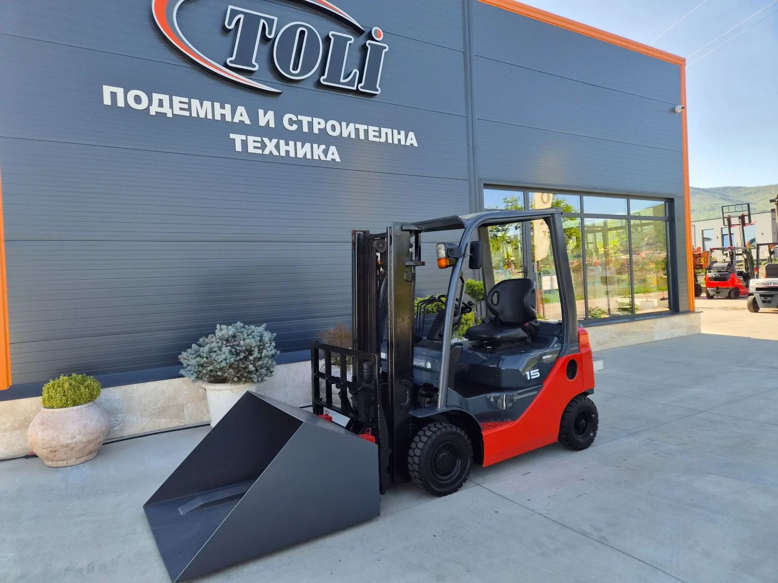 Мотокар Toyota С КОФА / НАКЛАНЯ ВИЛИЦИТЕ / ПЕРФЕКТЕН !!