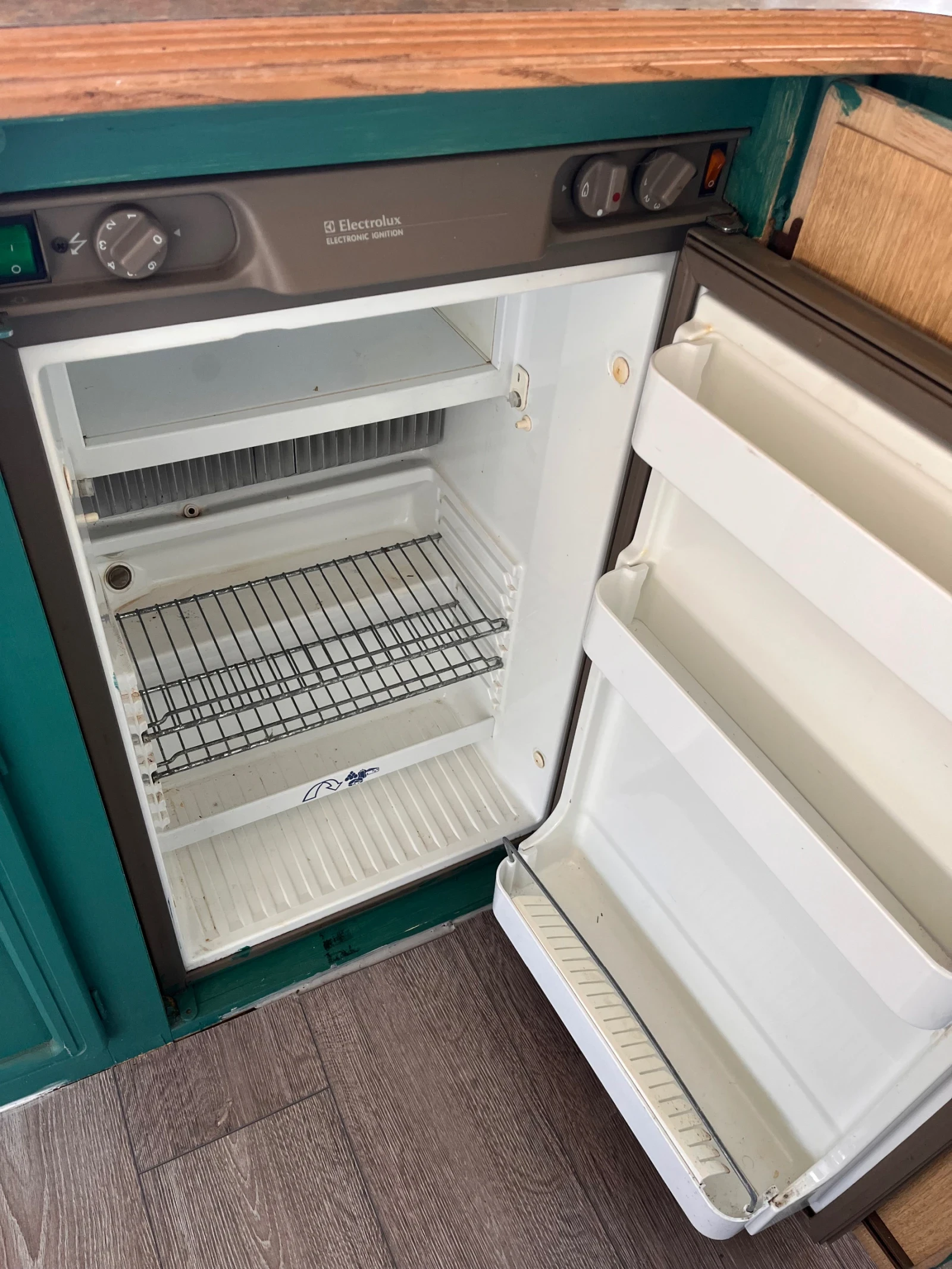 Каравана Swift Abbey Spectrum 520, снимка 10 - Каравани и кемпери - 54167757